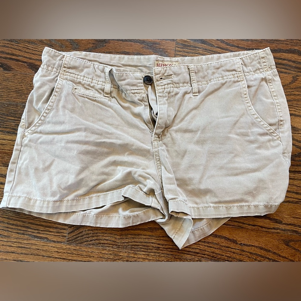 Tan merona shorts with 4 large pockets and flattering length